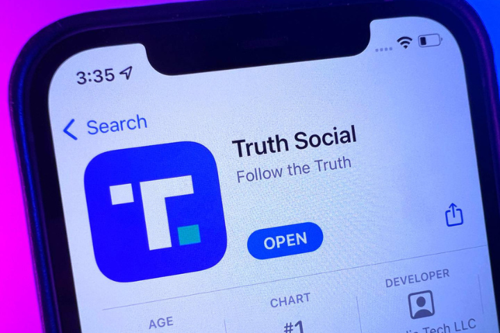 Google permite que Truth Social, la red social de Donald Trump, esté disponible en Play Store